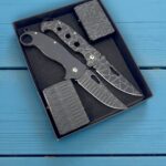 Gravür Desen Serisi 4 Parça Hediyelik Set Gravür Desenli Özel Üretim 2 Çakı 2 Çakmak Kutulu Set